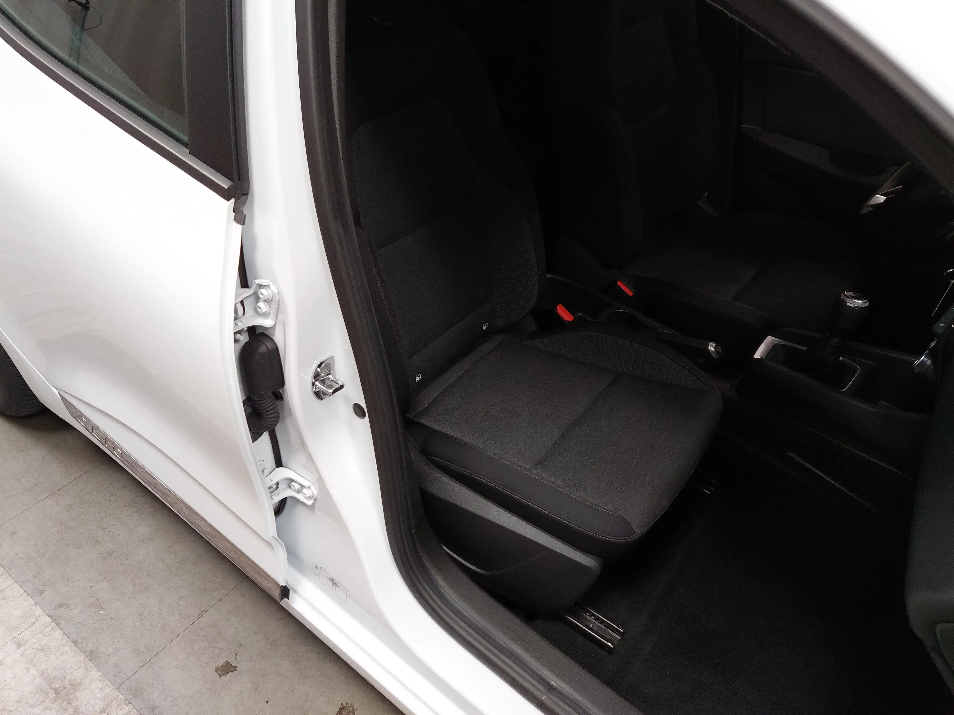 Renault Clio TCe 100 Navi LED Shz — photo 10