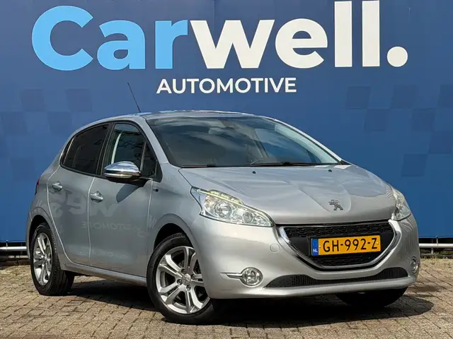 Peugeot 208 view 3