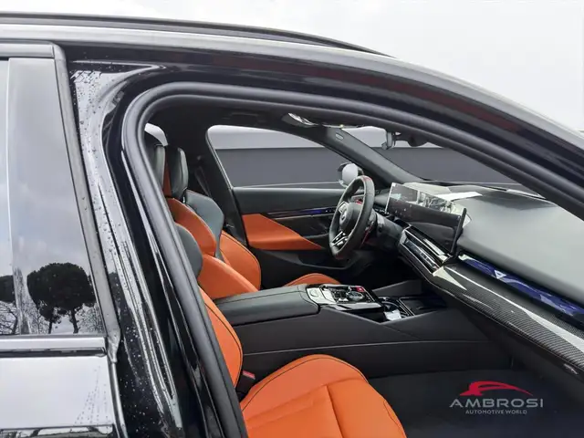 BMW M5 view 11