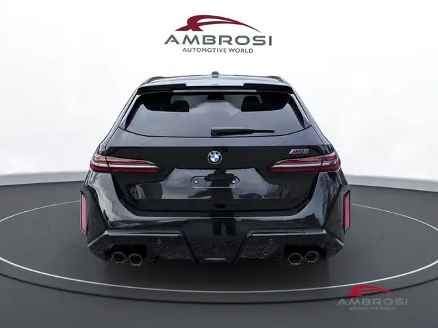 BMW M5 view 8