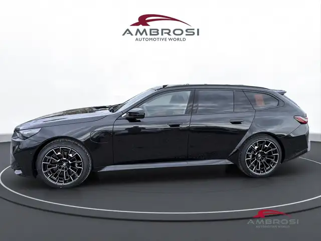 BMW M5 view 6