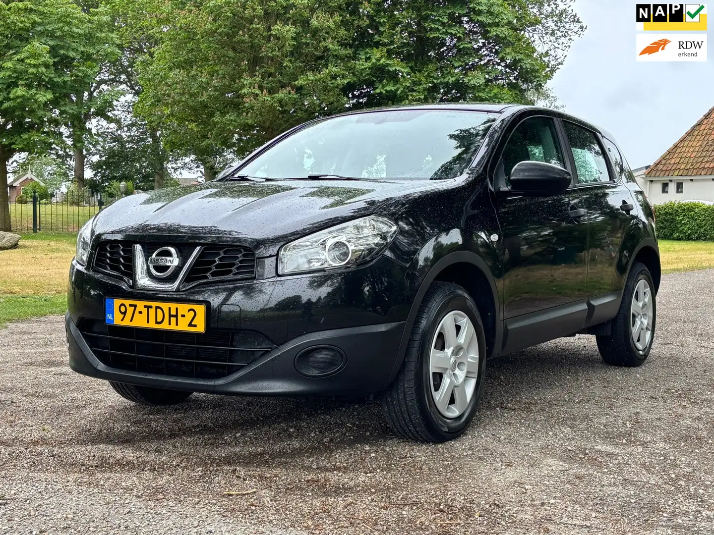 Nissan Qashqai 1.6 Visia | Airco | Zwart - 1