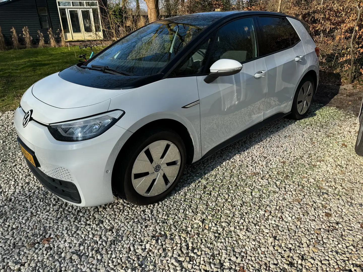 Volkswagen ID.3 45 kWh met slechts 25.000 km en nieuwe hardware! White - 2