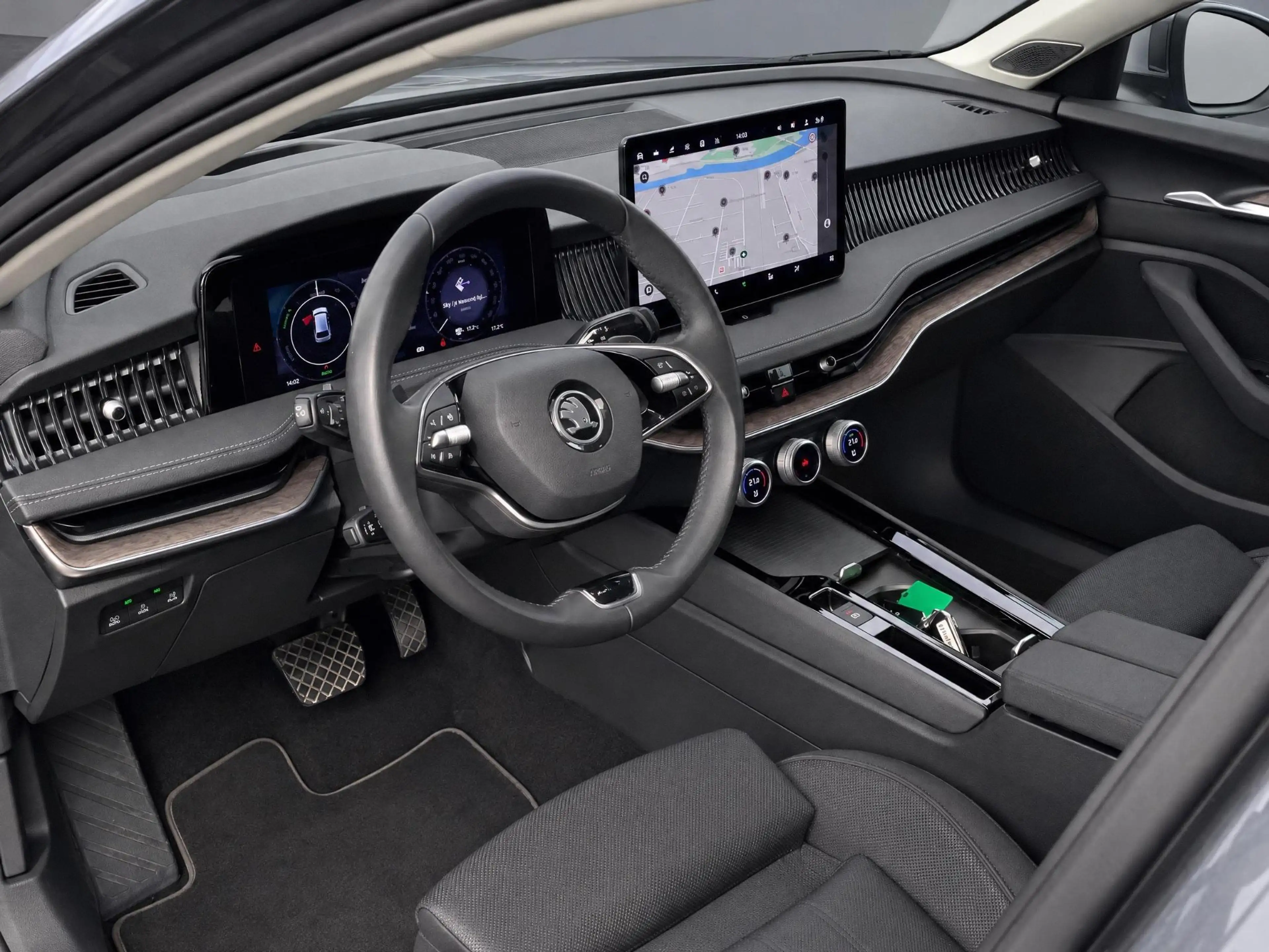 Skoda Superb Combi 1.5TSI 160kW/218PK PHEV Laurin & Klement · T — photo 9
