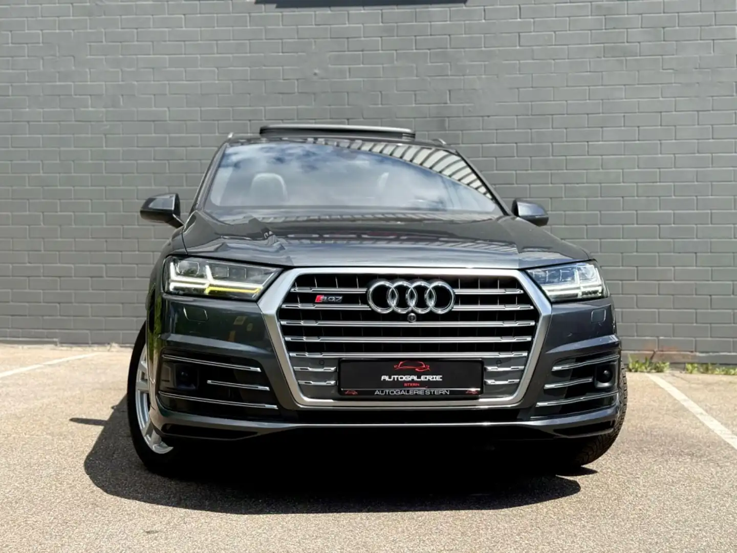 Audi SQ7 4.0 TDI Quattro/BOSE/HINTERACHS/AHK/360° Šedá - 1