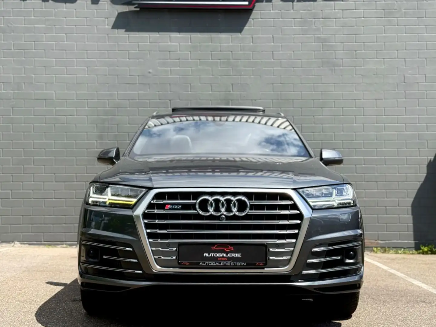 Audi SQ7 4.0 TDI Quattro/BOSE/HINTERACHS/AHK/360° Šedá - 2