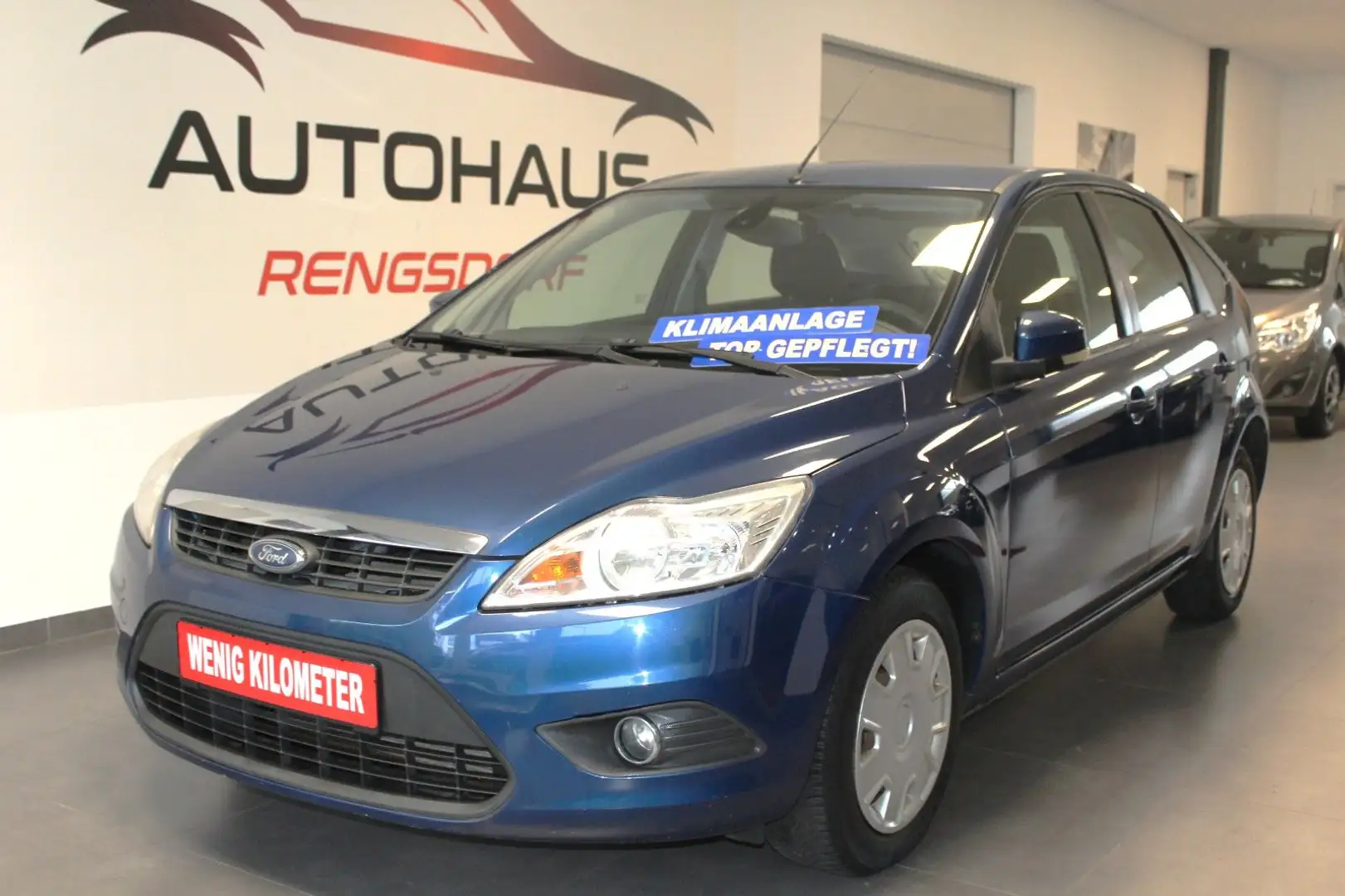 Ford Focus Lim. Style 1,6 101PS Blau - 2