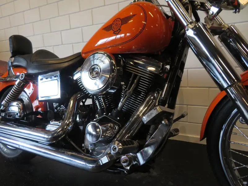 Harley-Davidson Dyna Wide Glide - foto 8