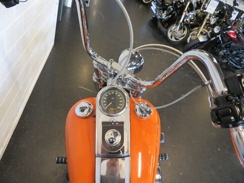 Harley-Davidson Dyna Wide Glide - foto 5