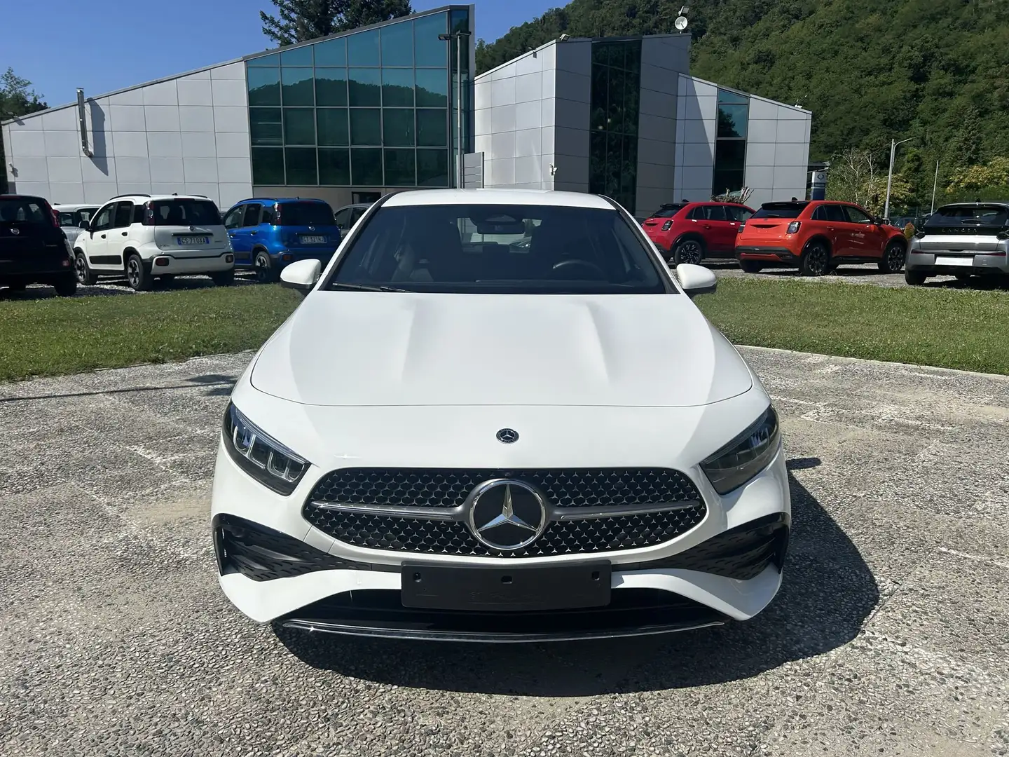 Mercedes-Benz A 180 A 180 d Automatic AMG Pack night edition Bianco - 2