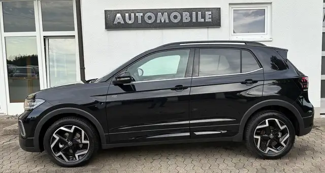 Volkswagen T-Cross view 3