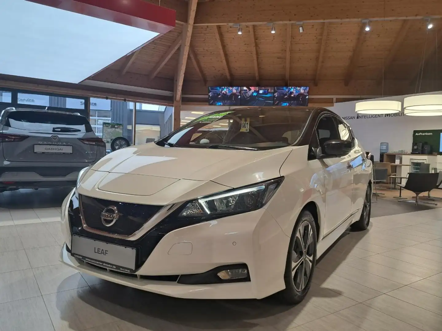Nissan Leaf (ZE1) N-Connecta 40 kWh Weiß - 1
