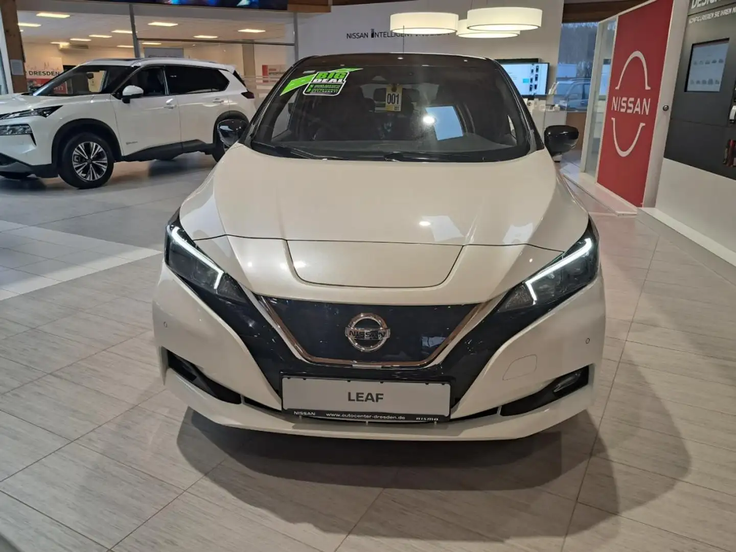 Nissan Leaf (ZE1) N-Connecta 40 kWh Weiß - 2