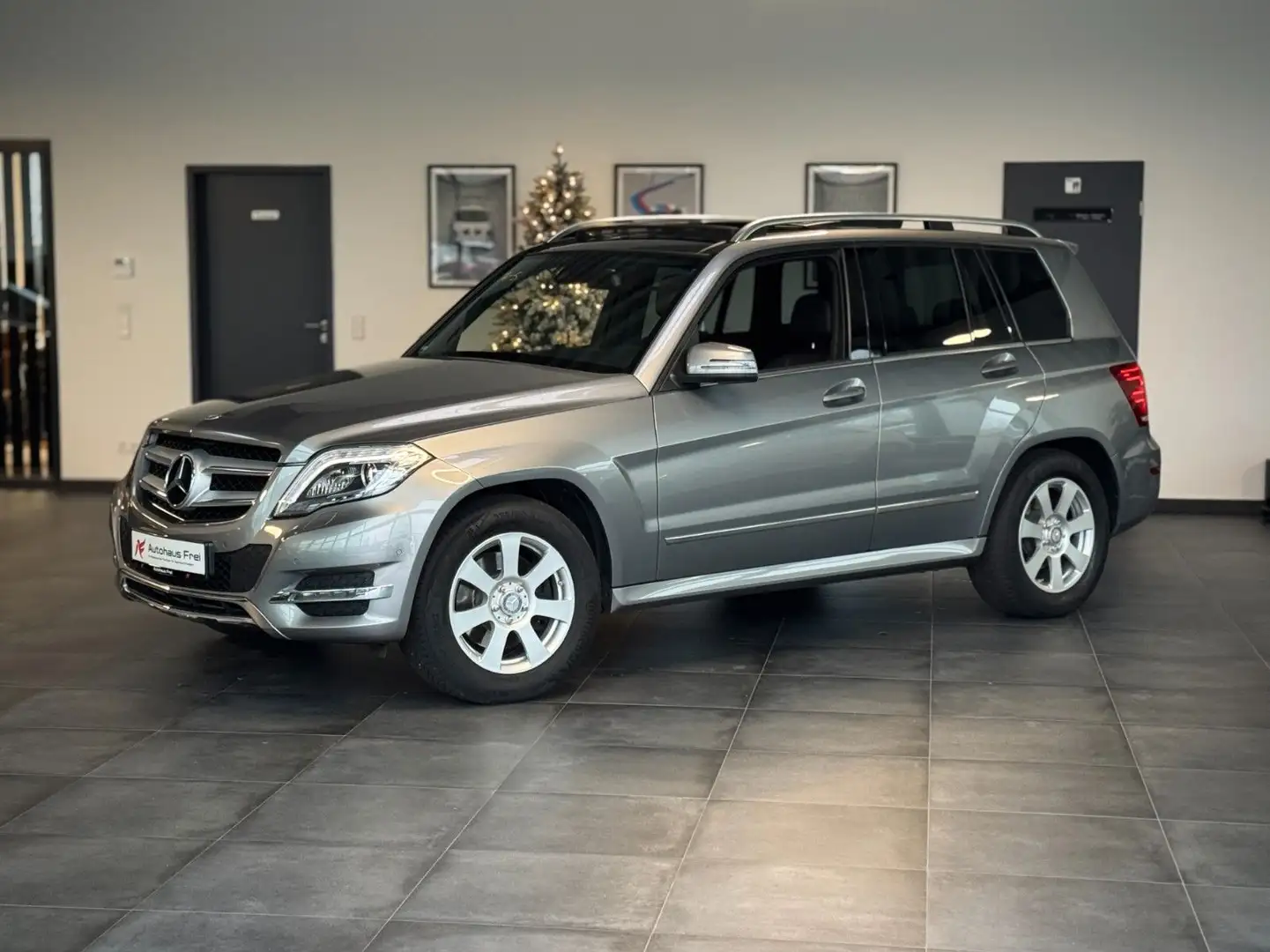 Mercedes-Benz GLK 220 4Matic *Panorama*1.Hand*Sport*AHK*MwSt* Silber - 2