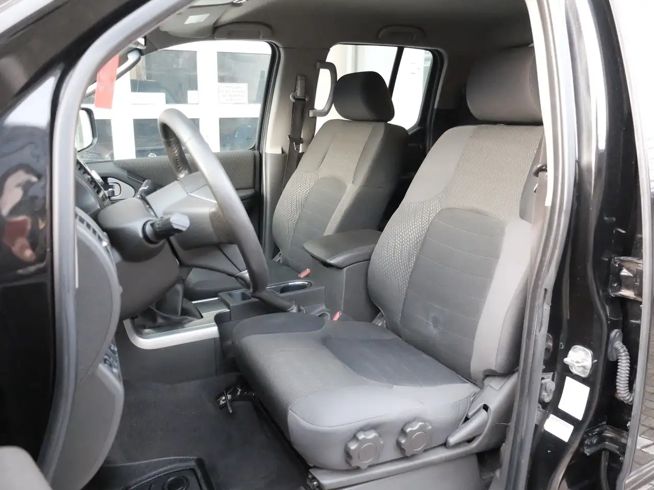 NISSAN NAVARA 190CH DOUBLE CABINE LE 4X4