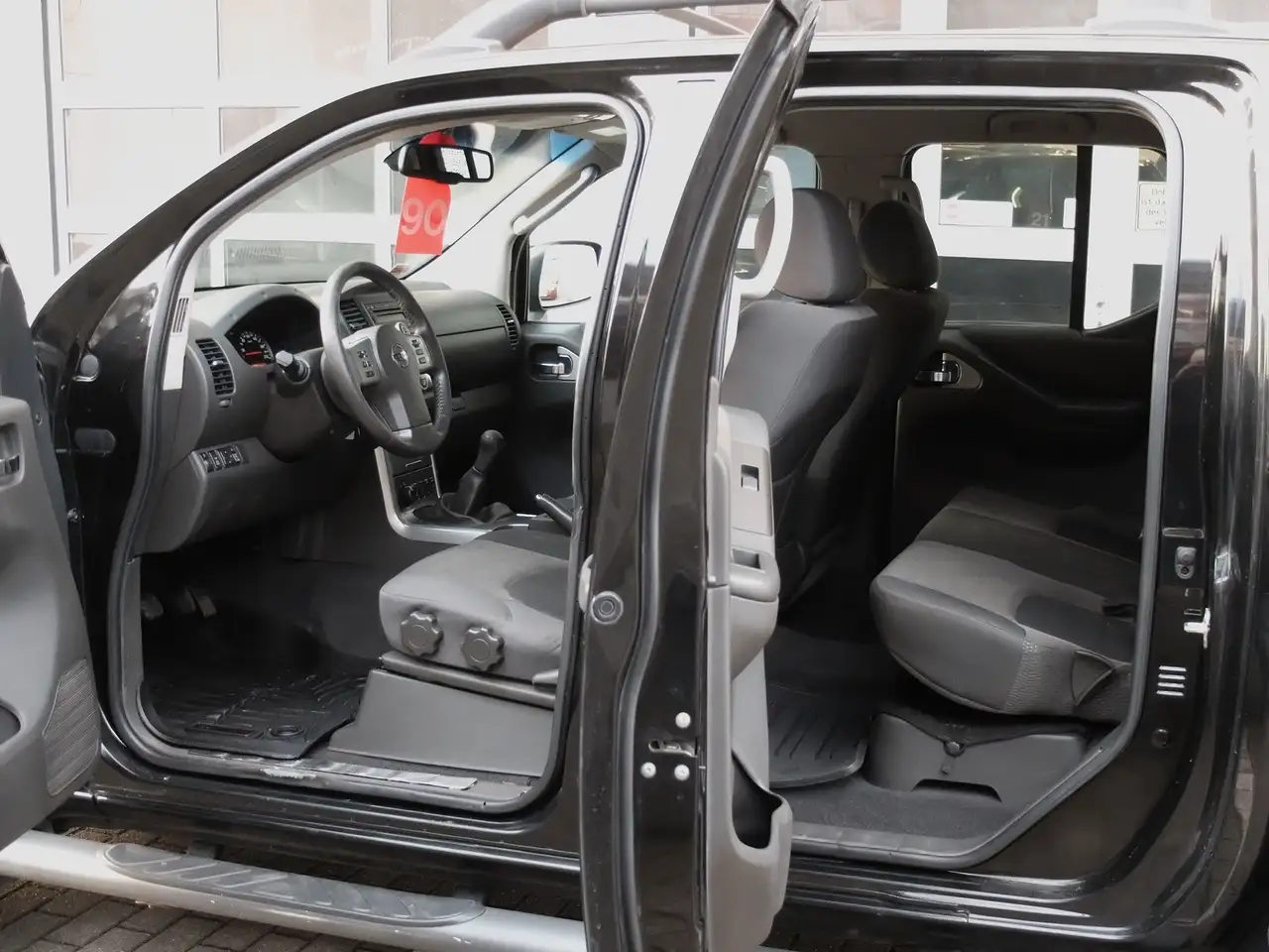 NISSAN NAVARA 190CH DOUBLE CABINE LE 4X4