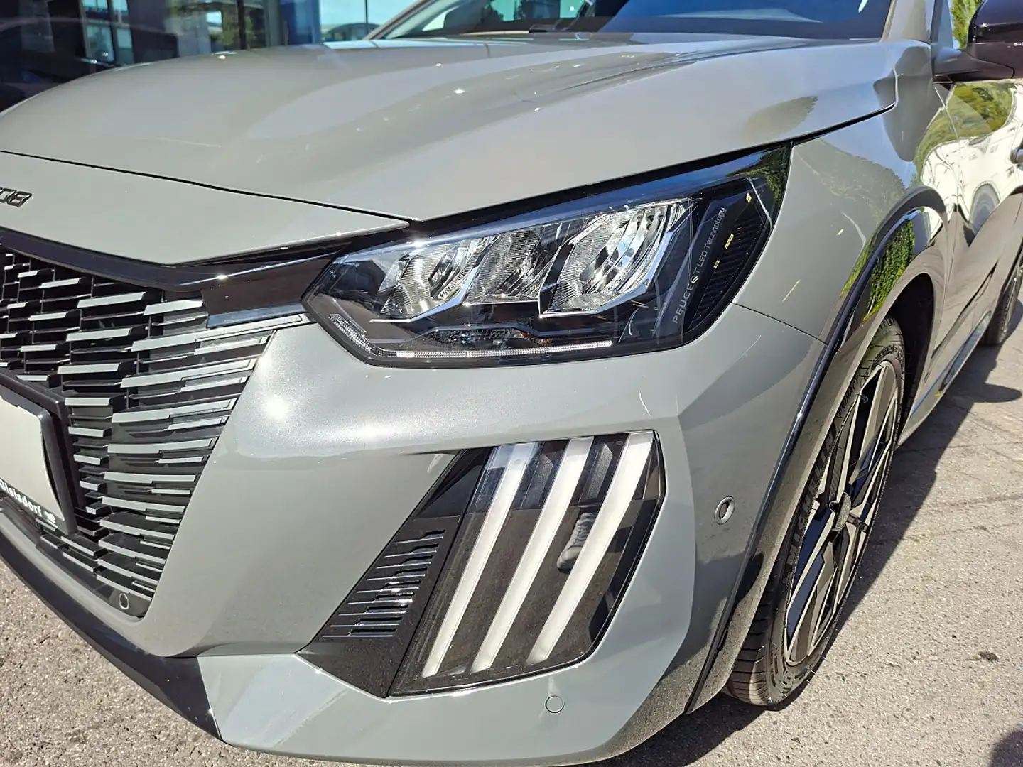 Peugeot 208 Allure Benzin 100 "sofort verfügbar" Silber - 2