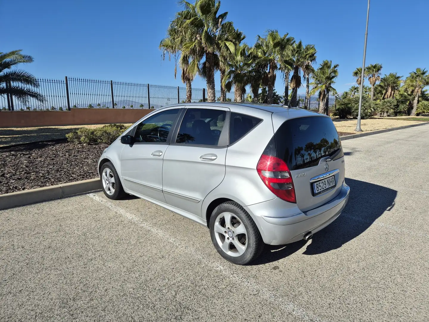 Mercedes-Benz 180 Advantgarde Szary - 2