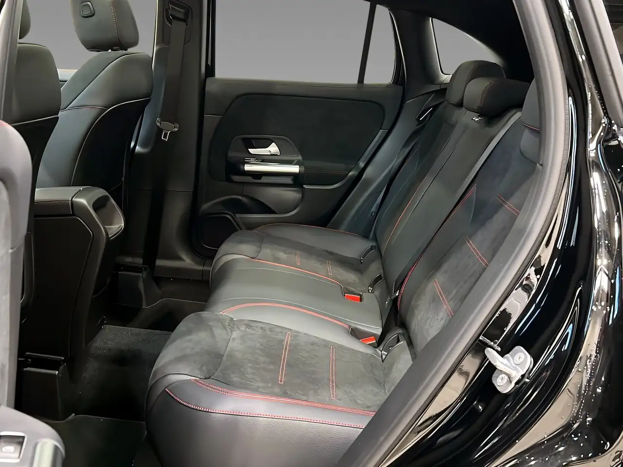 Mercedes-Benz GLA 200 AMG+MULTI+NIGHT+Kam+Ambi+Pano+TotW+LrHz 9