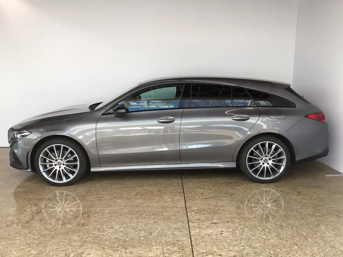 Mercedes-Benz CLA 250 CLA 250 e SB AMG Line MBUX BEAM Night 360° LM19' Grau - 2