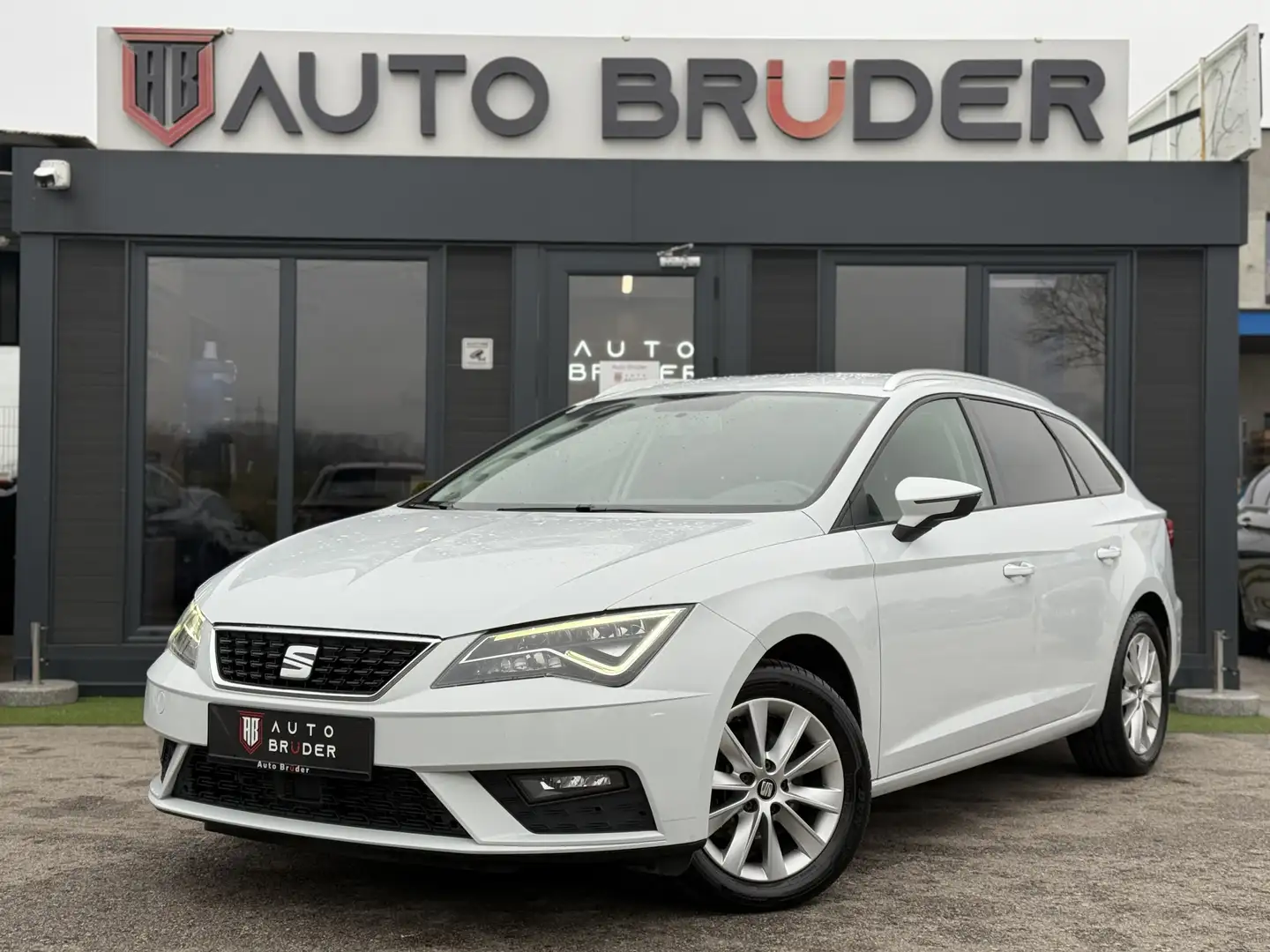 SEAT Leon Style Weiß - 2