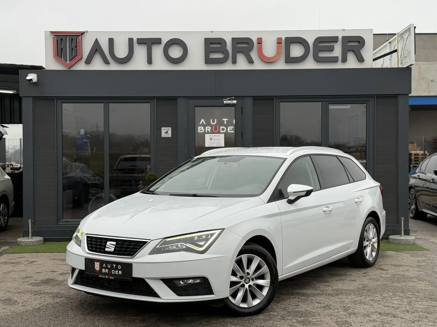 SEAT Leon Style Weiß - 1