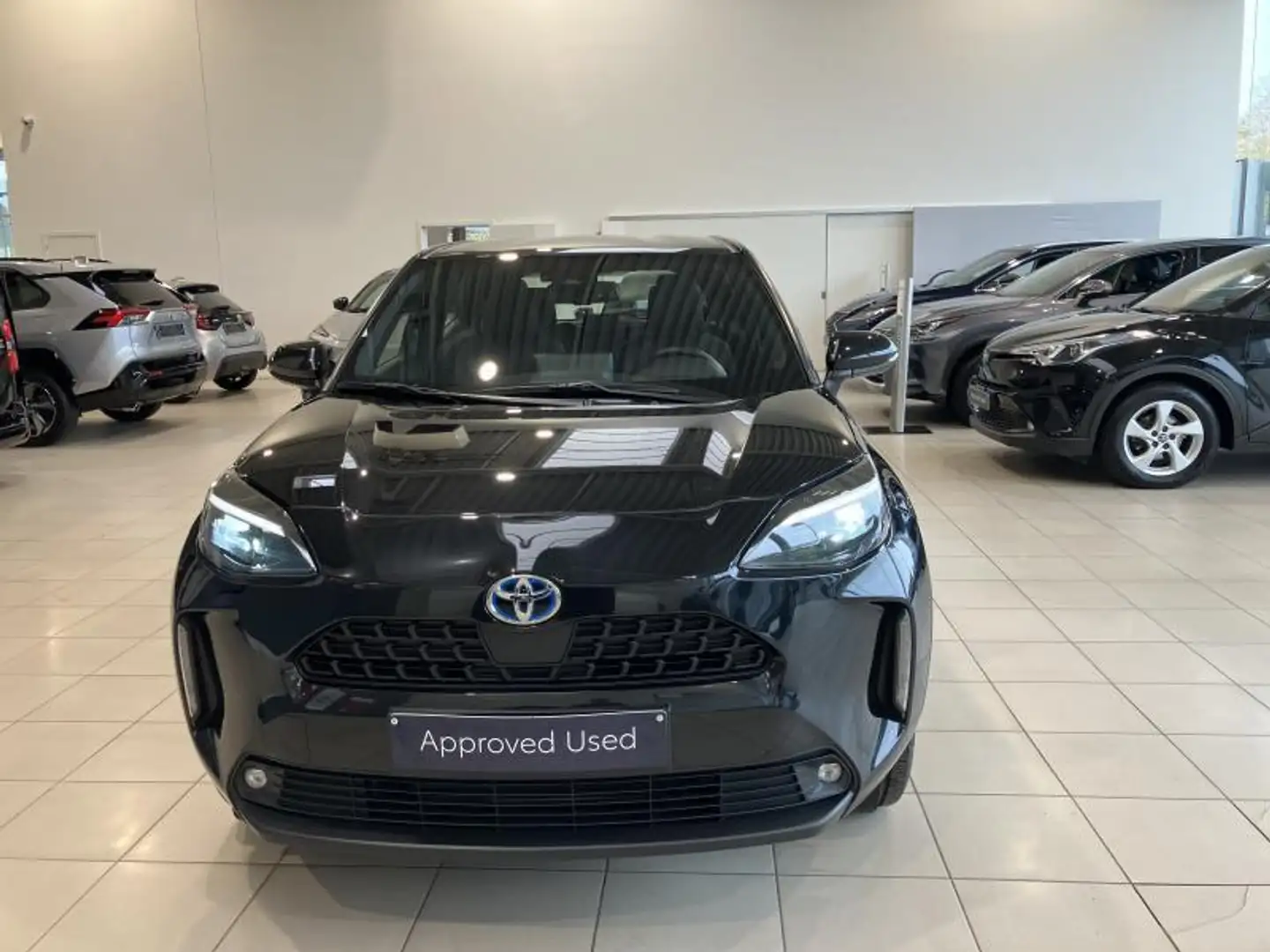 Toyota Yaris Cross 1.5 Hybrid Elegant CVT 5d 68kW Noir - 2