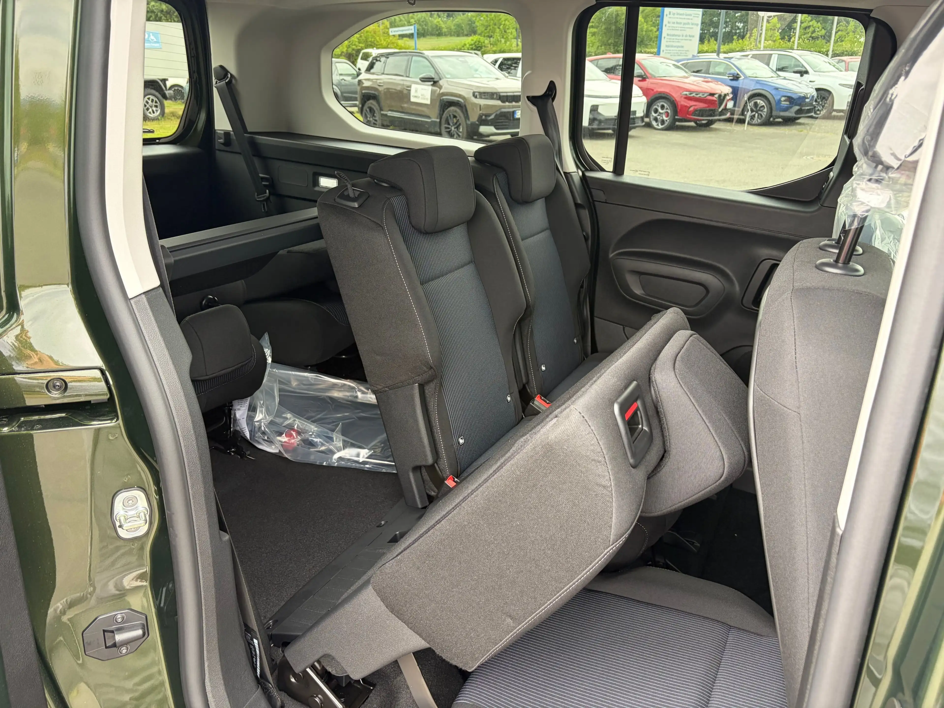 Fiat Qubo L 7-Sitzer L2 1.5 Diesel 96 kW Icon — photo 9