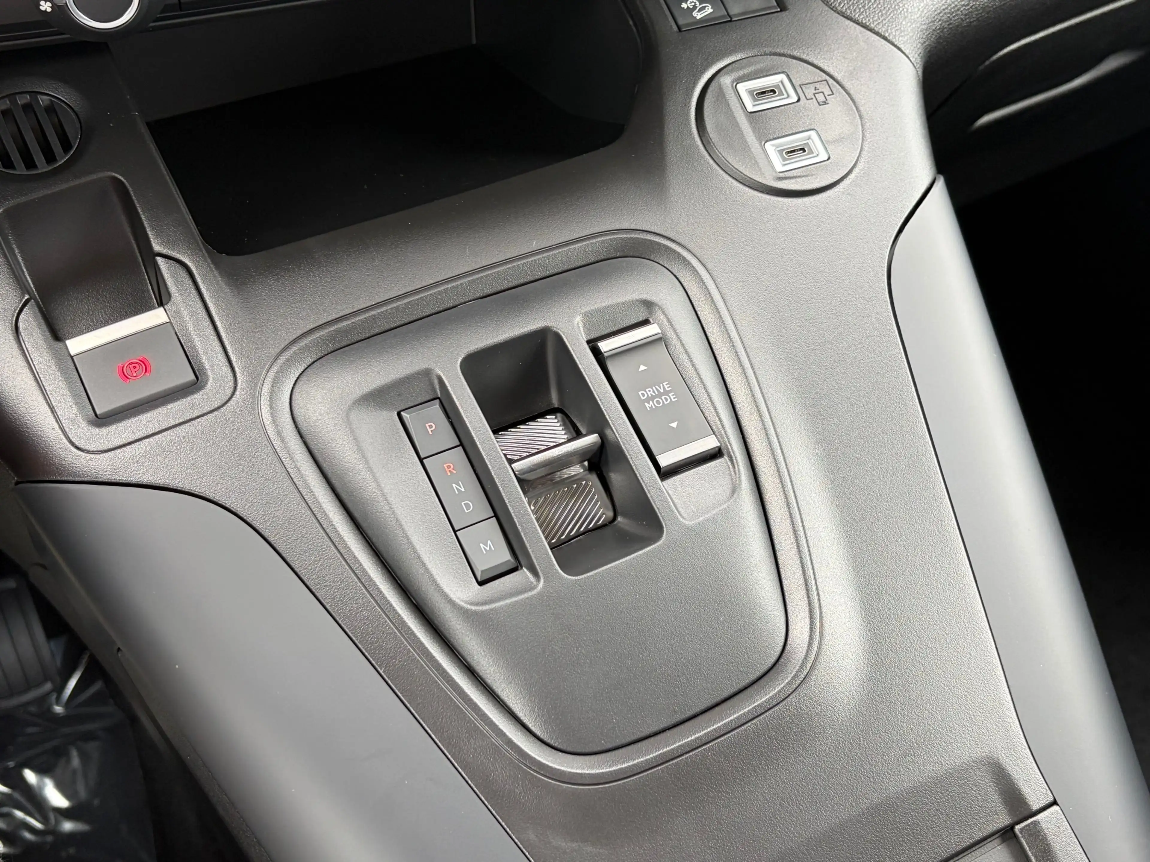 Fiat Qubo L 7-Sitzer L2 1.5 Diesel 96 kW Icon — photo 14