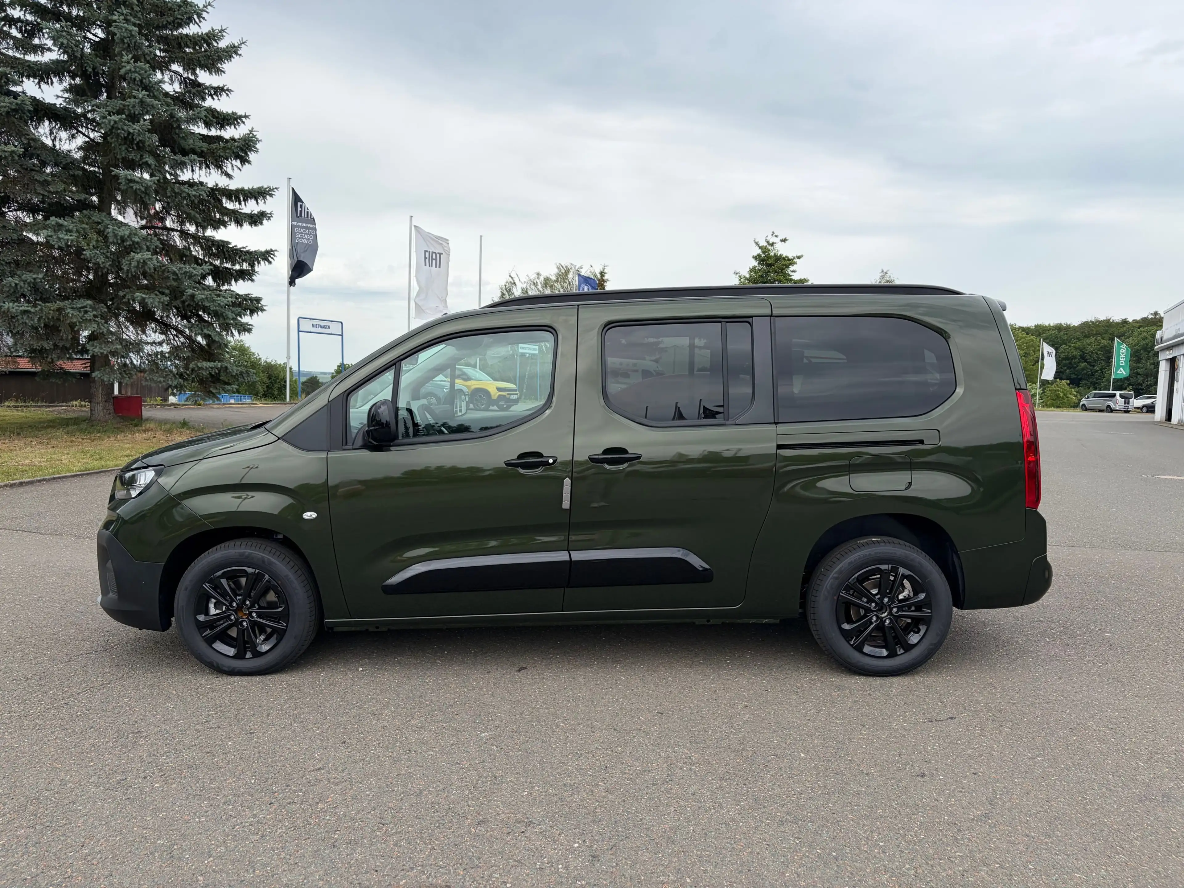 Fiat Qubo L 7-Sitzer L2 1.5 Diesel 96 kW Icon — photo 2