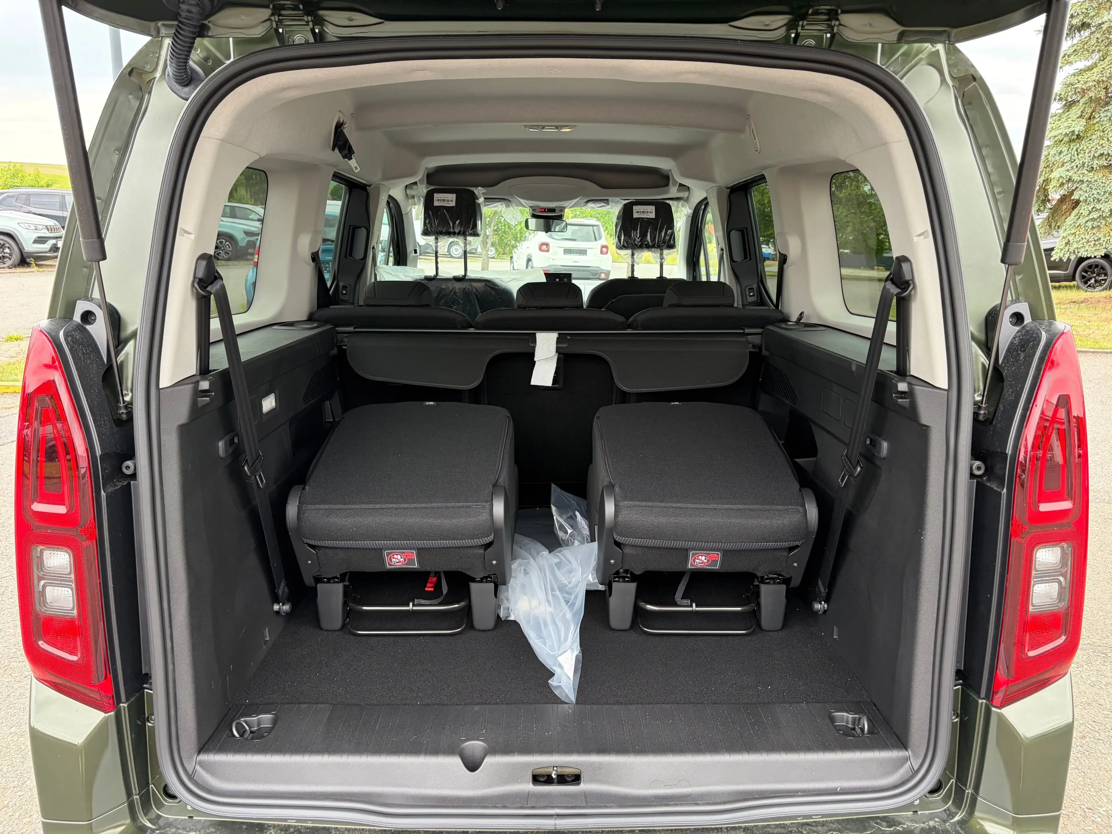 Fiat Qubo L 7-Sitzer L2 1.5 Diesel 96 kW Icon — photo 5