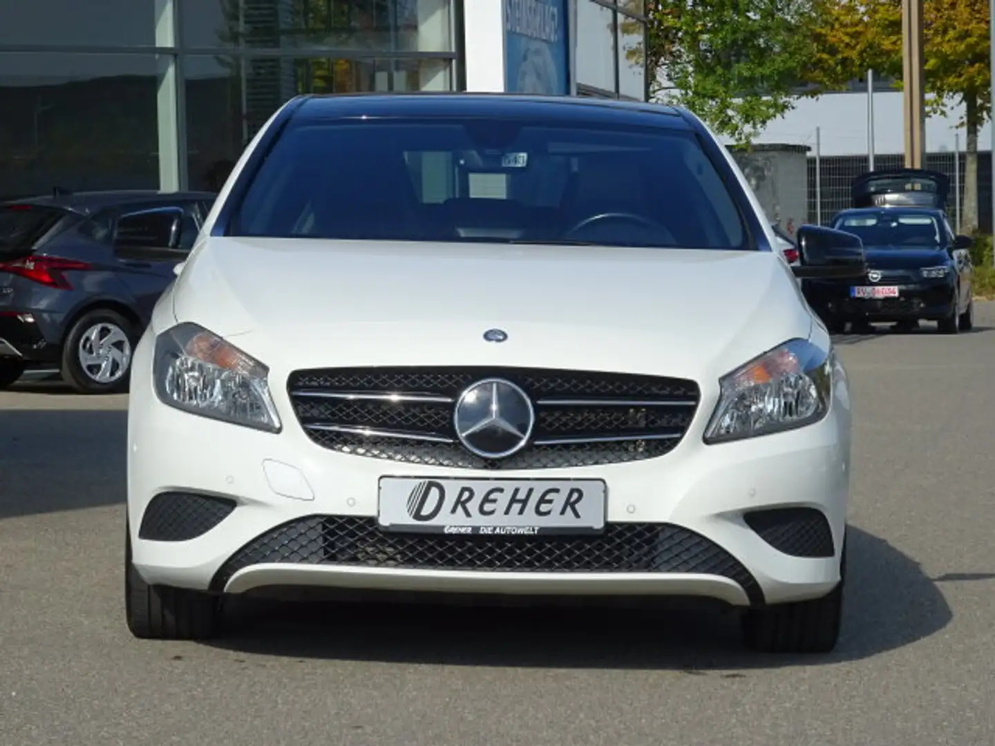 Mercedes-Benz A 200 A 200 Urban Pano.-Dach/Kamera/Sitzhzg./LM Autom. Weiß - 2