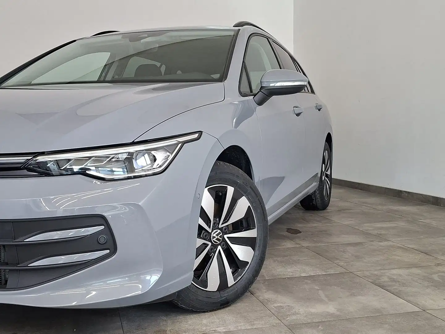 Volkswagen Golf Variant Business mHeV DSG Grau - 2