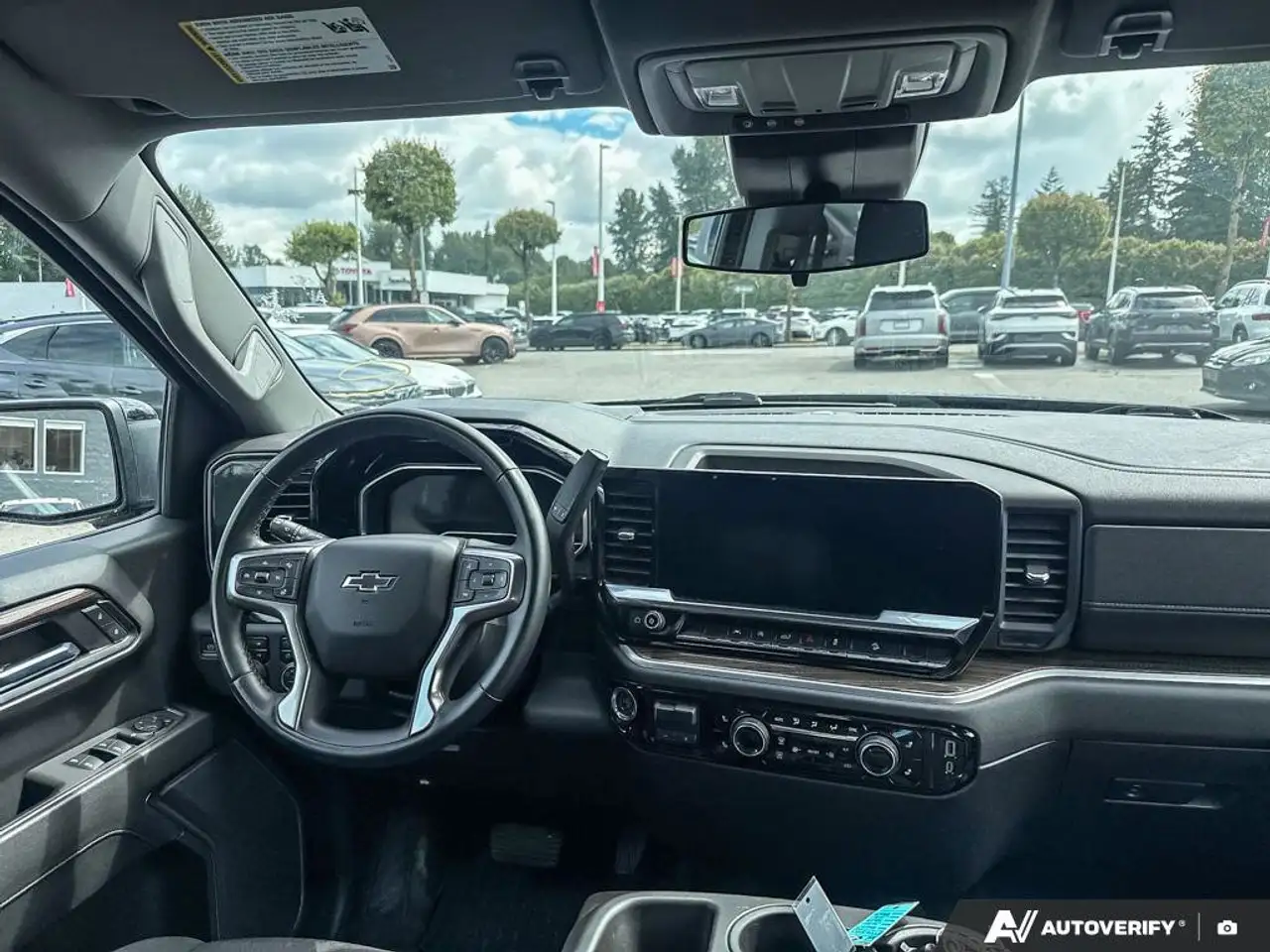 Chevrolet Silverado 1500 снимка Chevrolet Silverado 1500