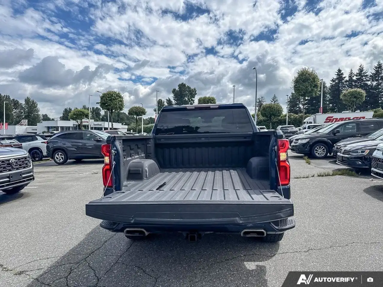 Chevrolet Silverado 1500 снимка Chevrolet Silverado 1500