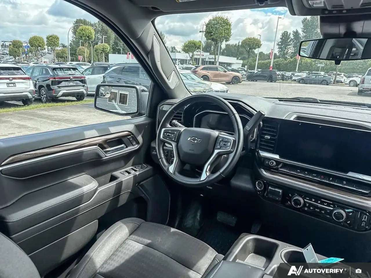 Chevrolet Silverado 1500 снимка Chevrolet Silverado 1500