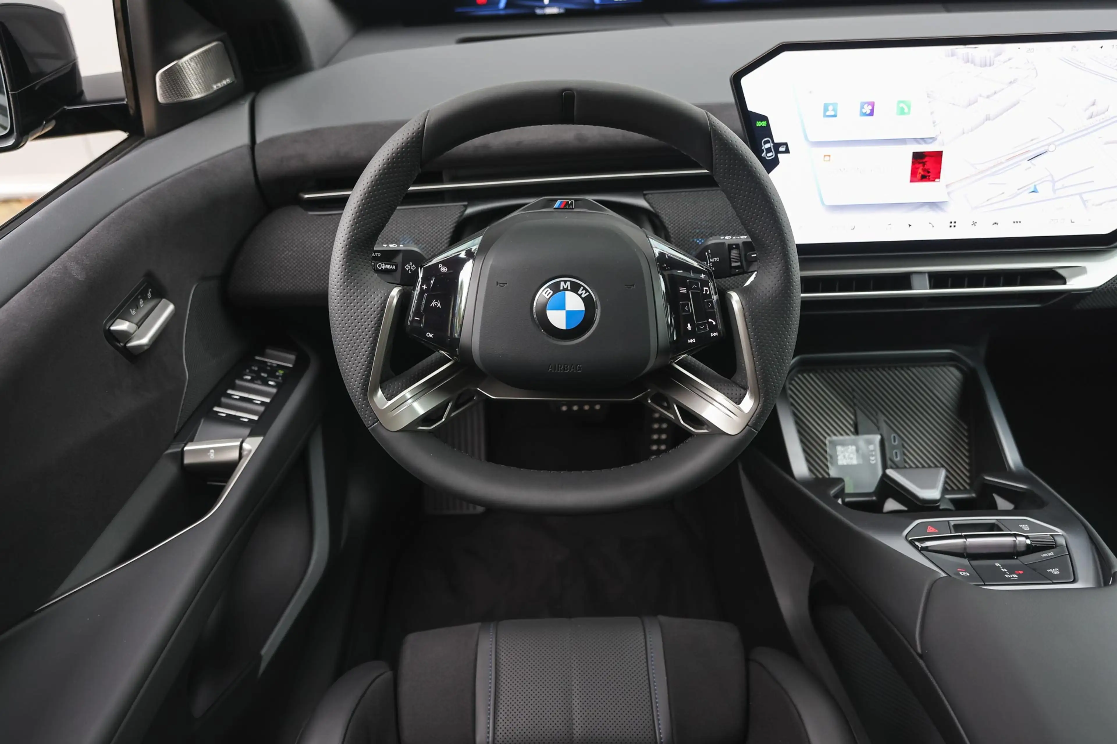 BMW iX3 40 eDrive M Sport / Panoramadak / Trekhaak / 3D He — photo 3