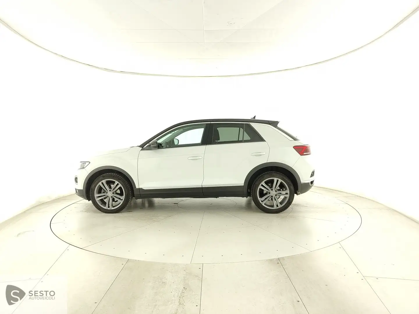 Volkswagen T-Roc 2017 1.5 tsi act Advanced dsg Bianco - 2