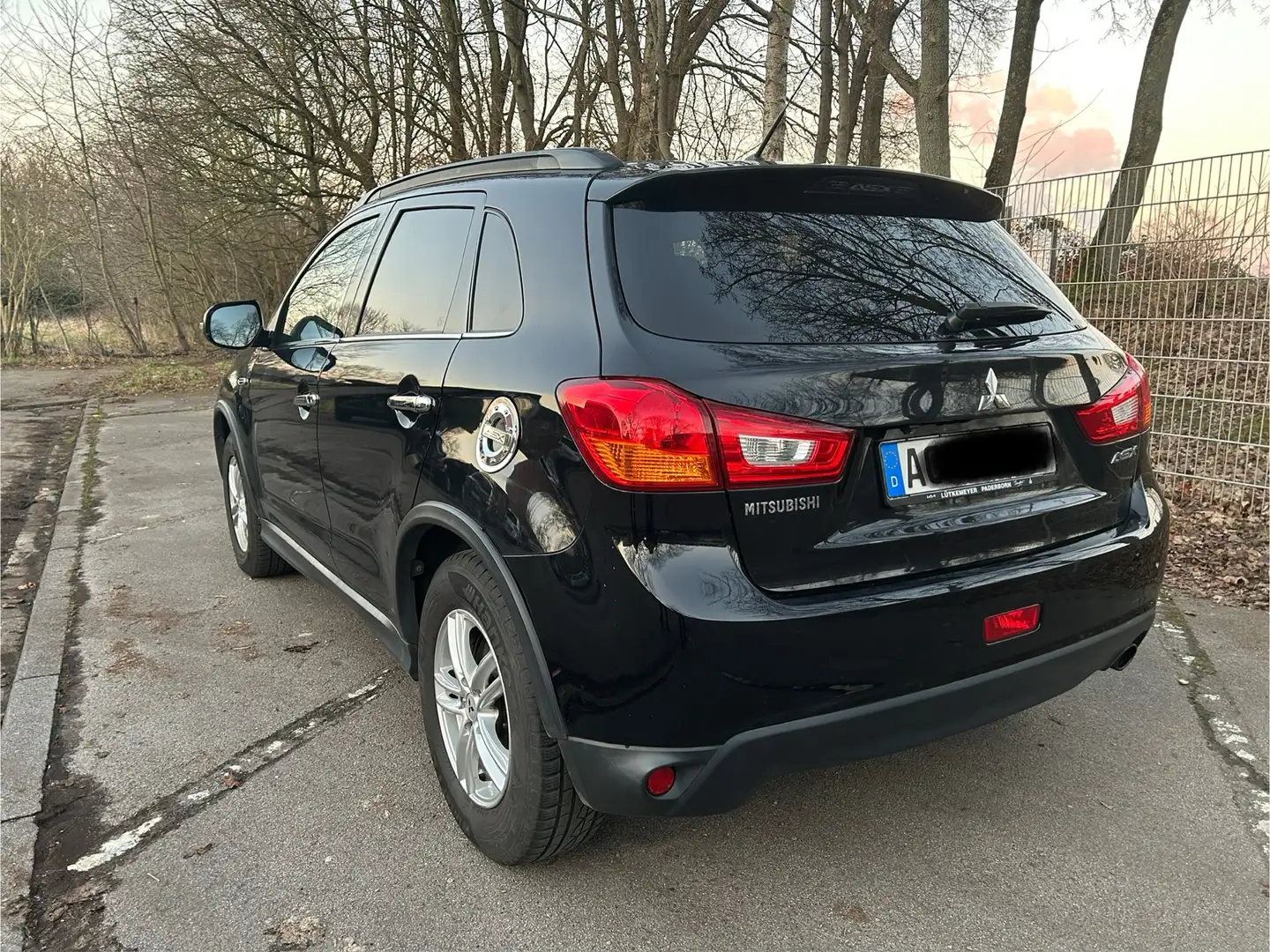 Mitsubishi ASX 2.2 DI-D 4WD Automatik Diamant Edition+ Schwarz - 2