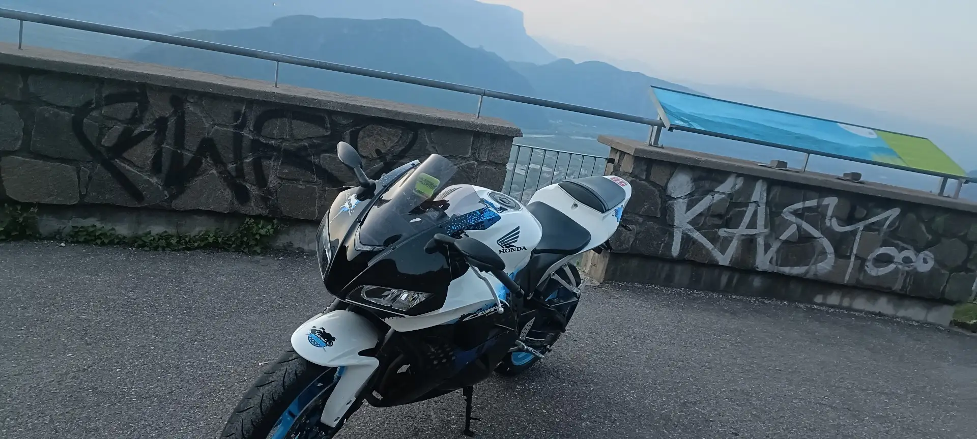 Honda CBR 600 rr limited edition Modrá - 1