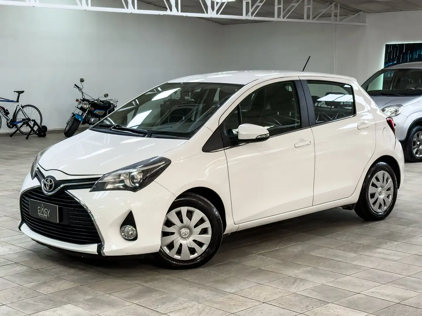 Toyota Yaris 1.0 *NEOPATENTATI* Bianco - 1