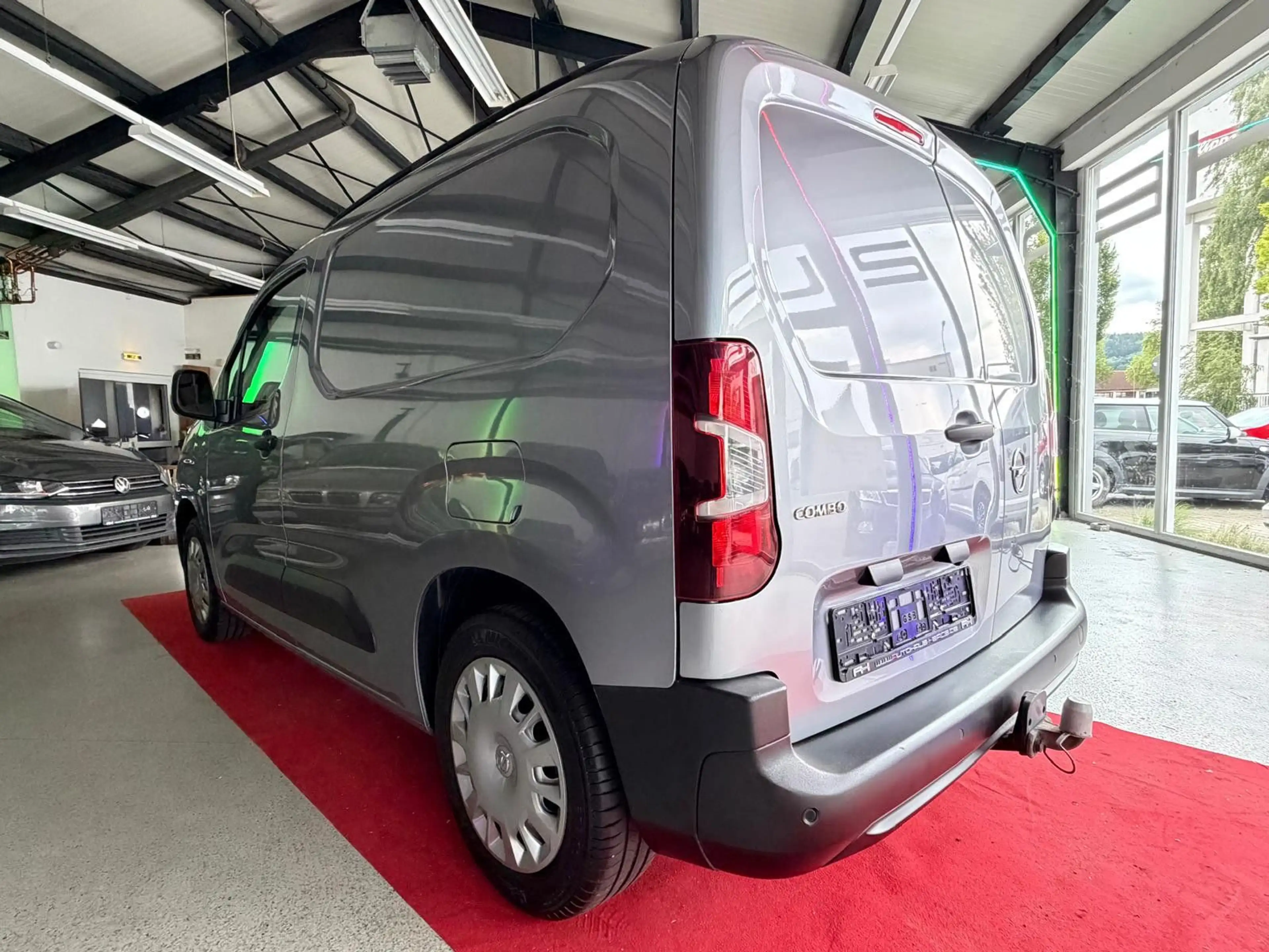 Opel Combo E Cargo Edition — photo 4