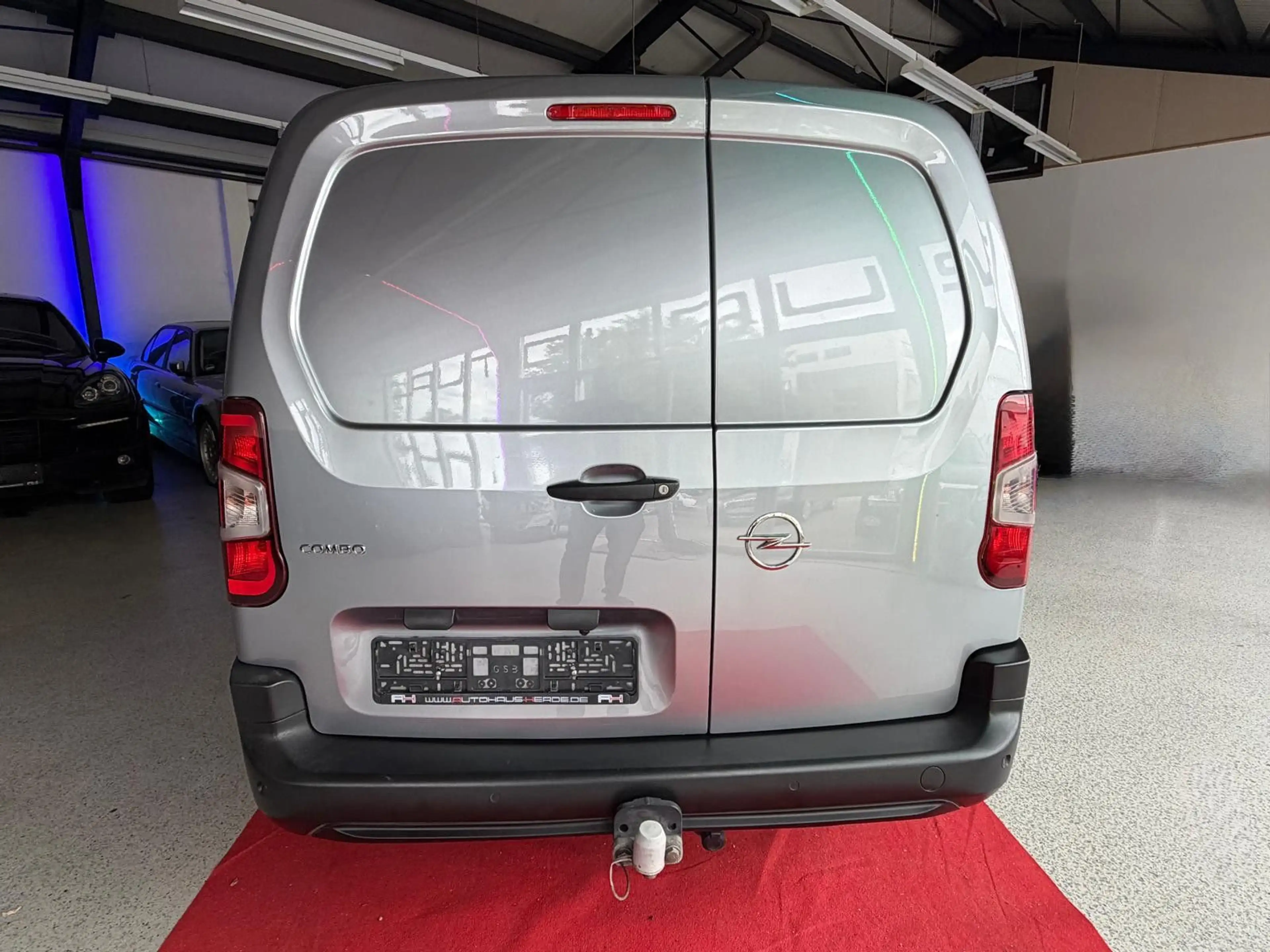 Opel Combo E Cargo Edition — photo 10