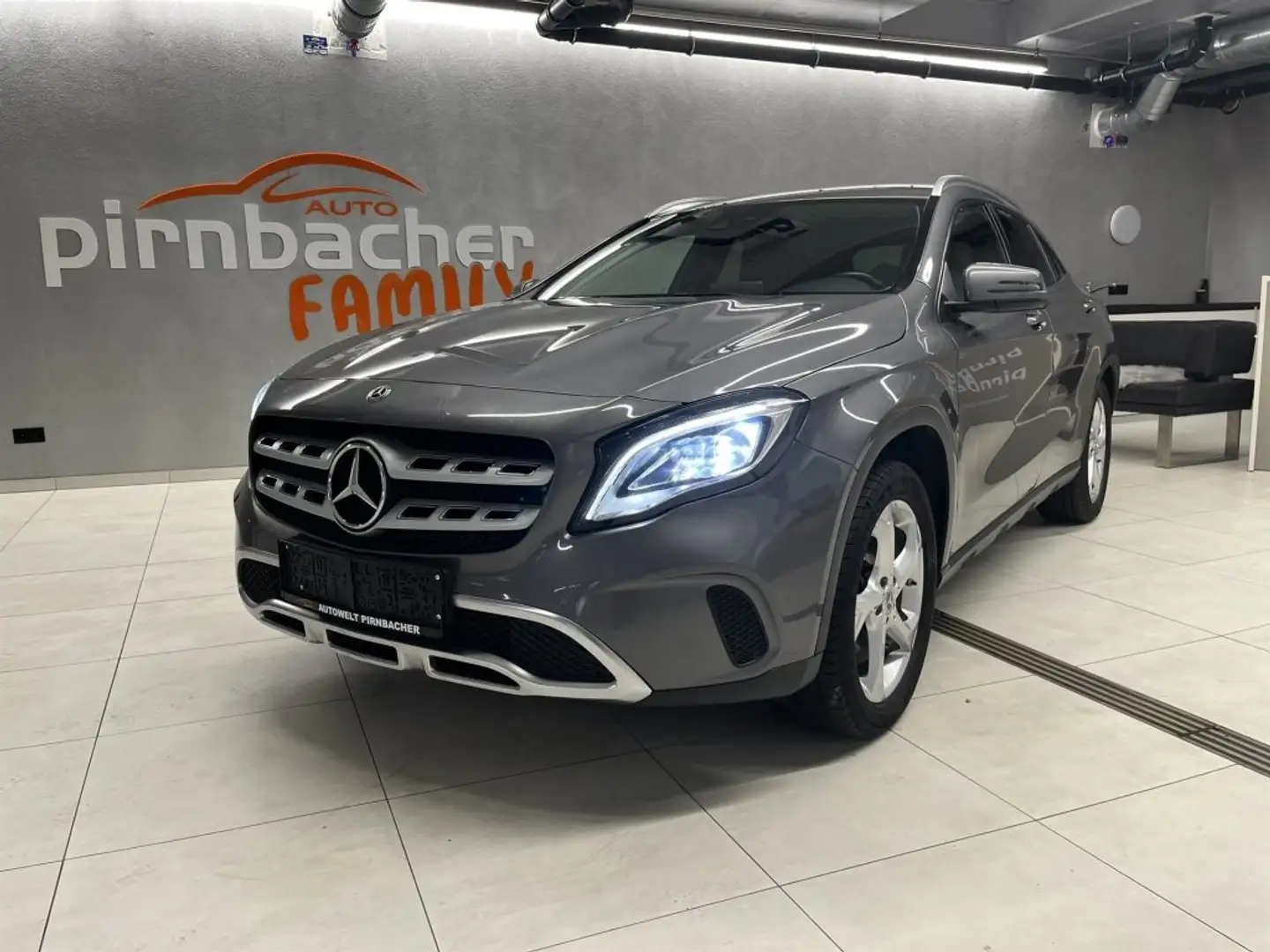 Mercedes-Benz GLA 200 GLA Allrad 200 d 4MATIC Aut. Grau - 1