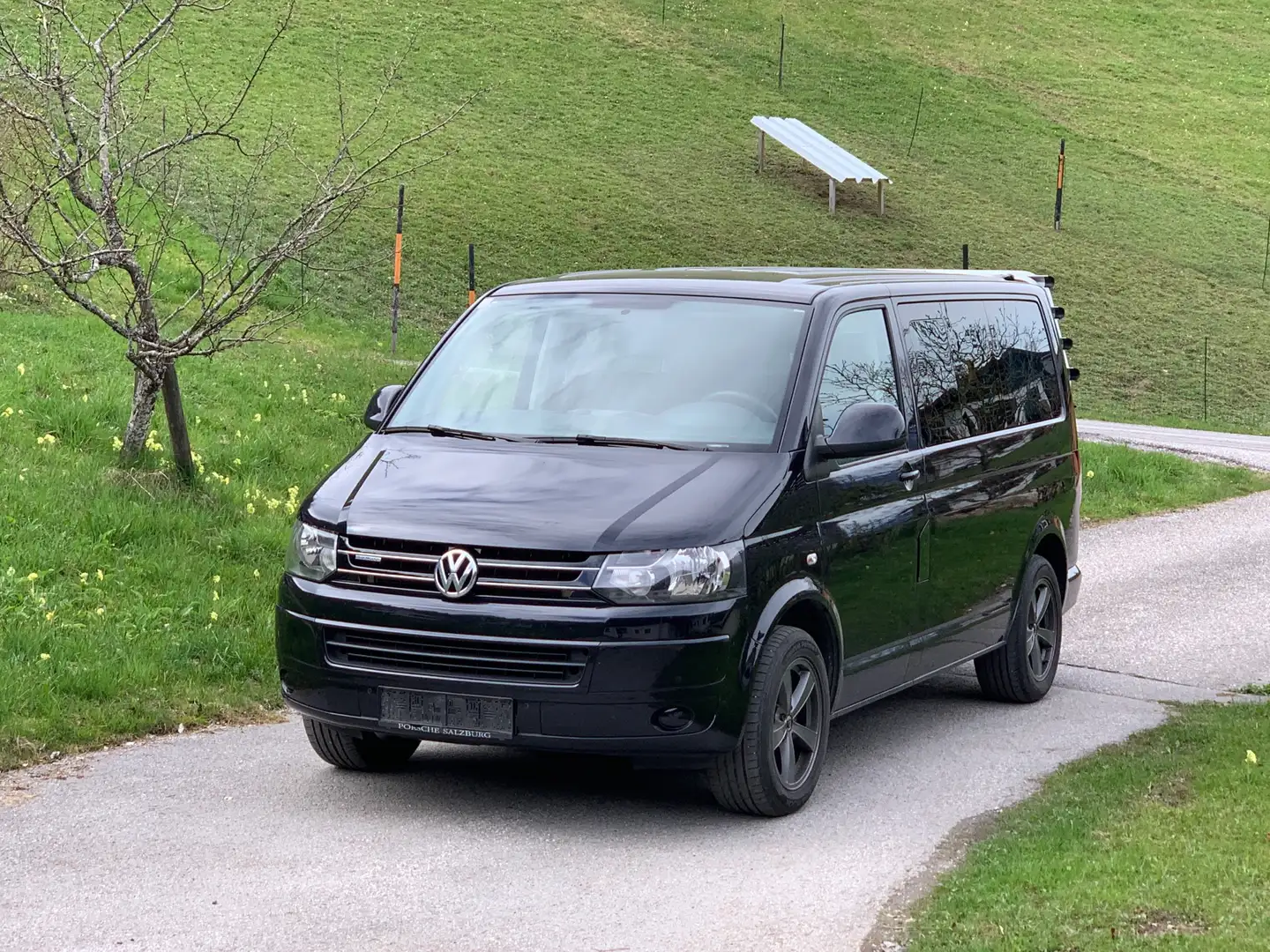 Volkswagen T5 Multivan Startline 2,0 TDI BMT D-PF Schwarz - 1