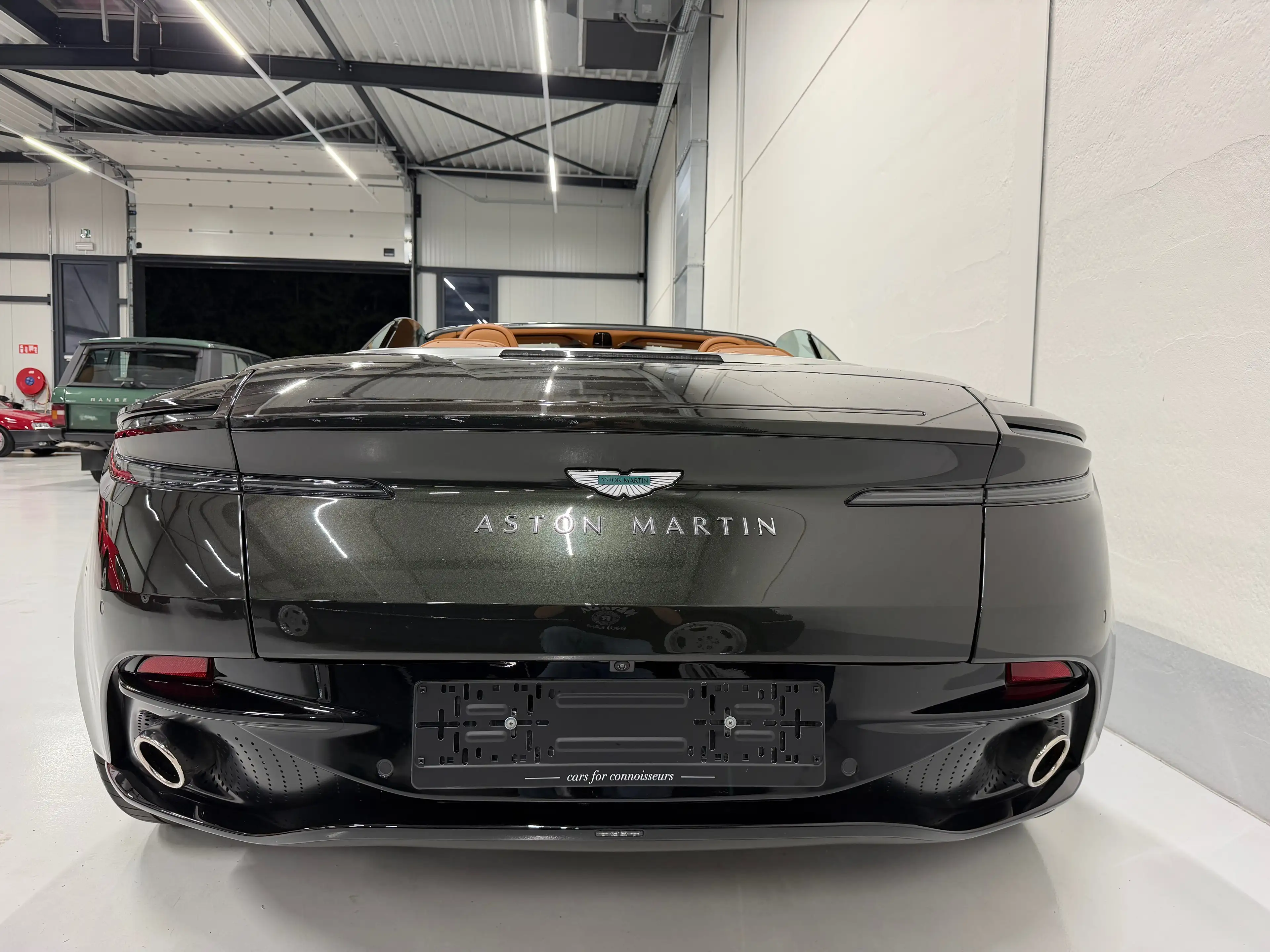 Aston Martin DB12 Volante — photo 4