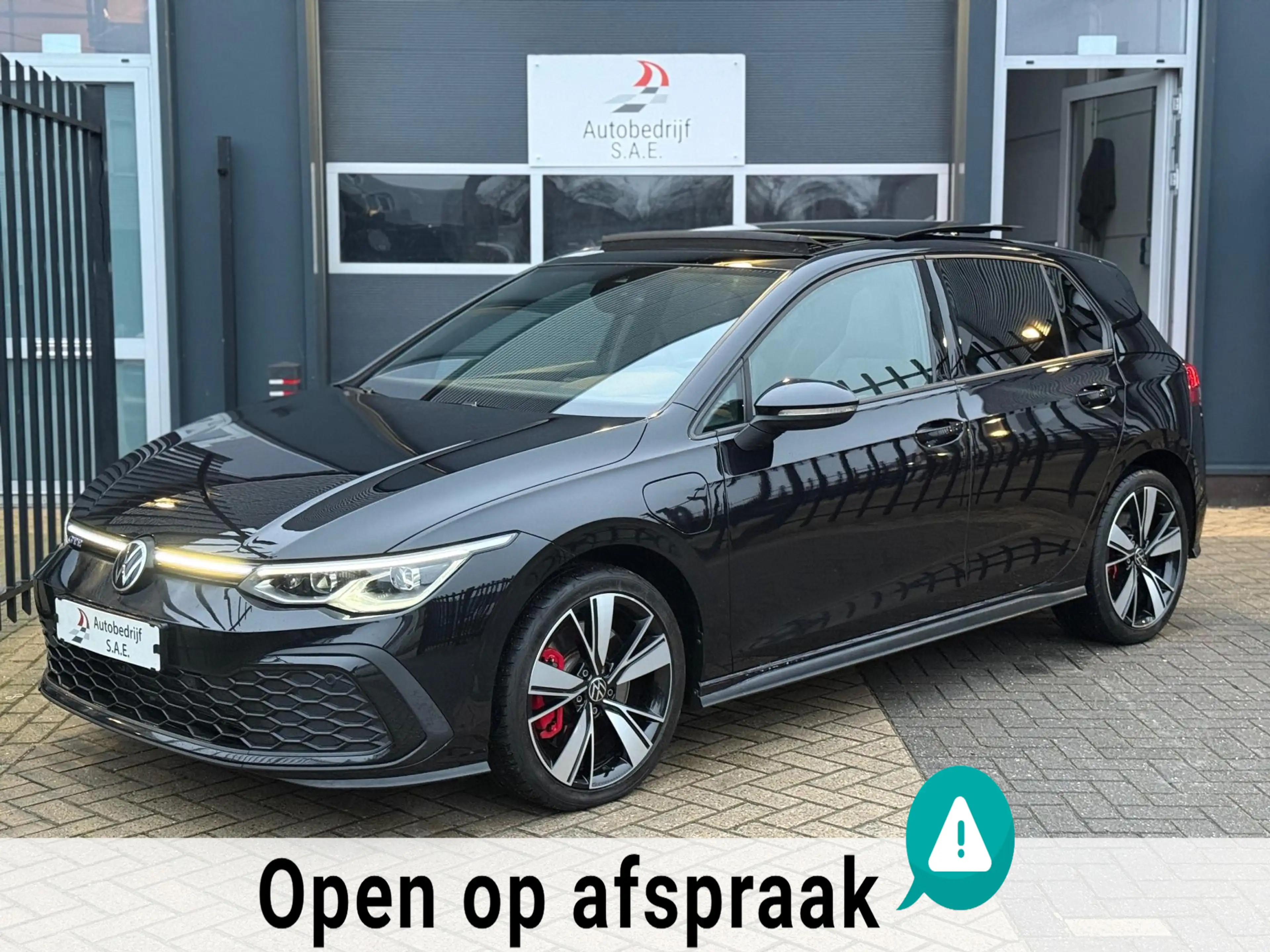 Volkswagen Golf GTE 1.4 eHybrid 245 pk IQ LIGHT PANO SFEER CARPLAY !