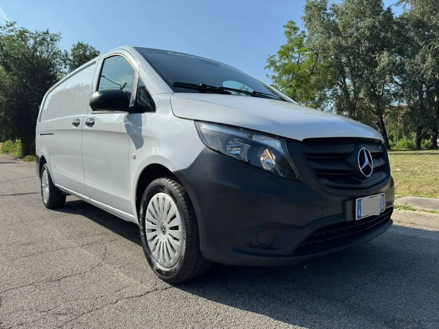 Mercedes-Benz Vito 2.2 116 CDI PL Furgone Extra-Long Zilver - 1