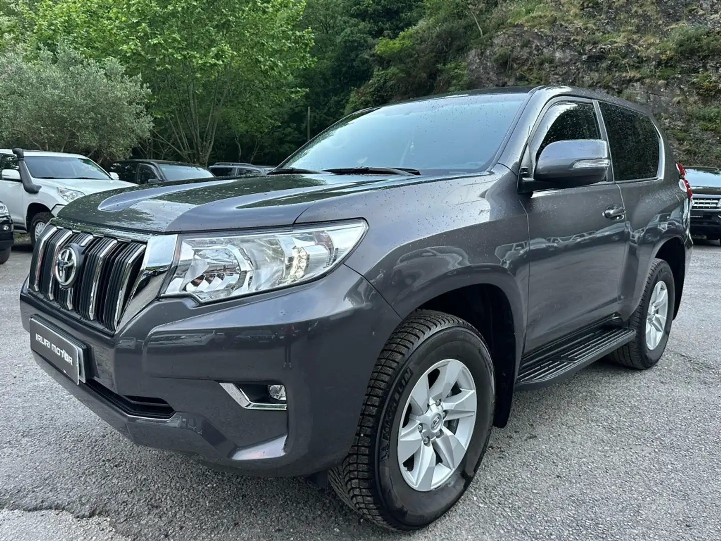 Toyota Land Cruiser D-4D VX Gris - 2