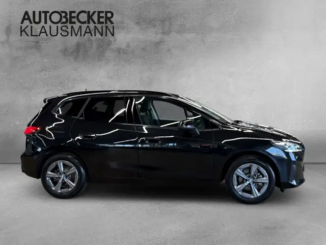BMW 2 Series view 4